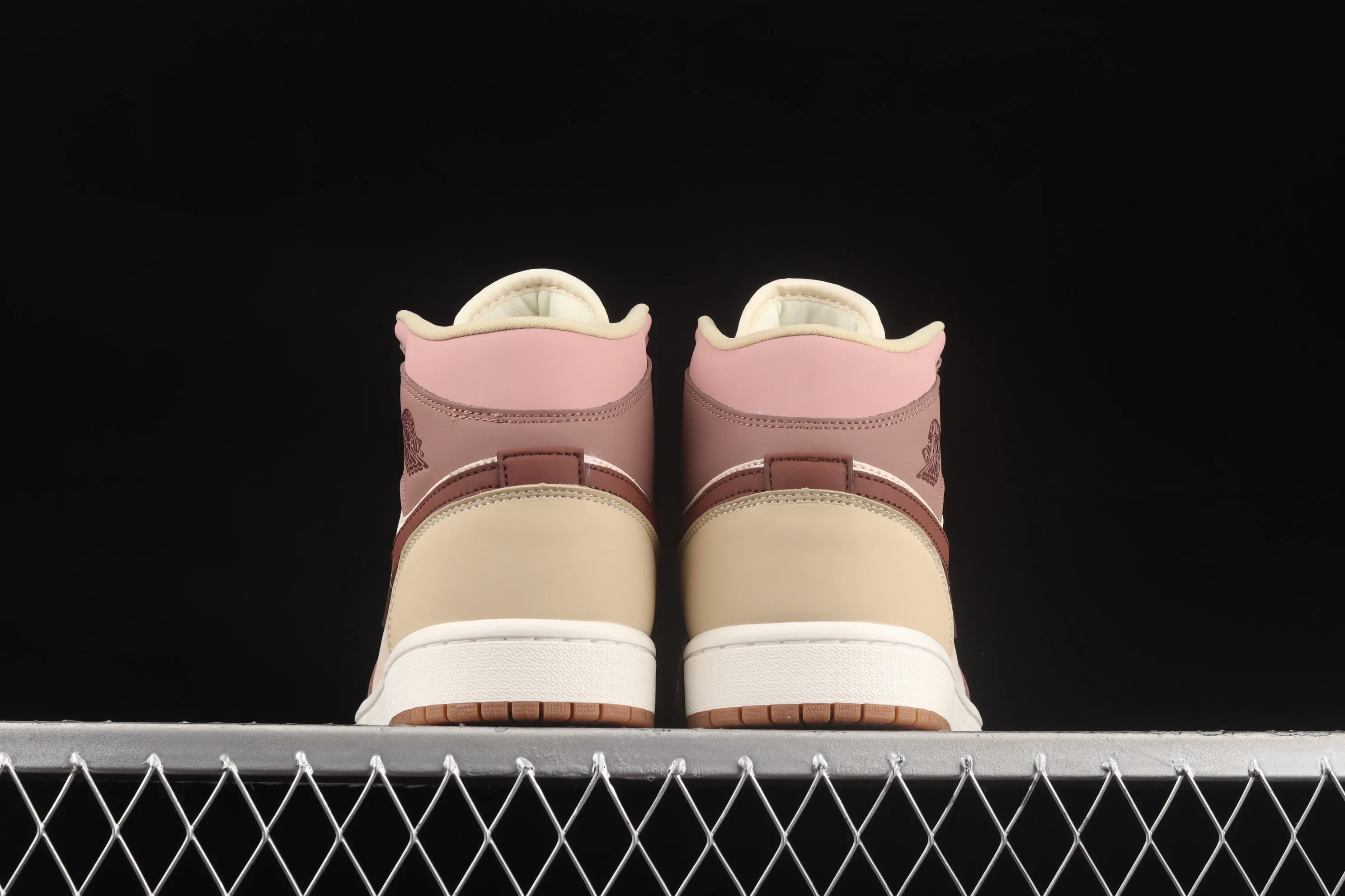 All categories Air Jordan Jordan series basketball shoes Air Jordan 1 Mid Different versions Air Jordan 1 Mid AJ1 Joe 1 smoke gray purple red red bean Chinese basketball shoes DO7440-821